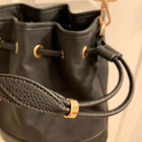 Stila Bucket Bag - Picture 4 of 8